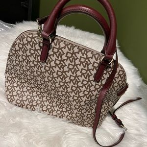 Medium size DKNY purse
